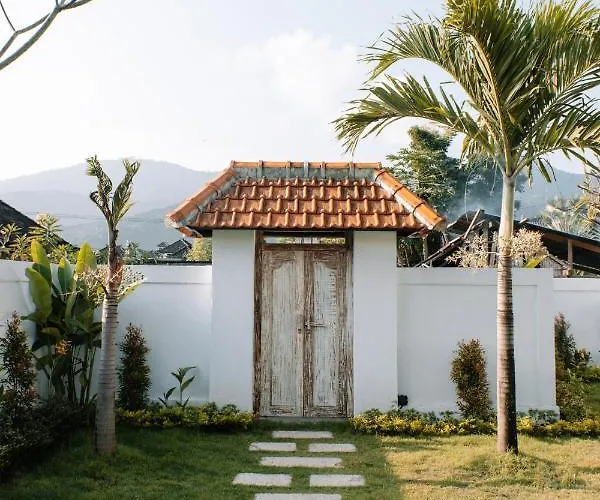 Uhaina Bali *